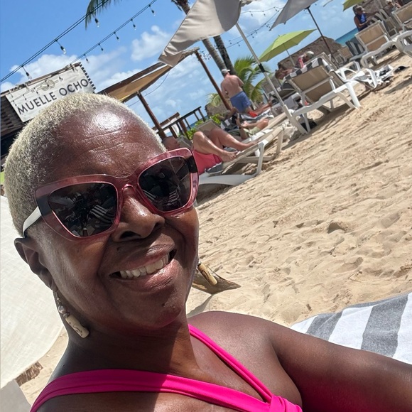 The tray is loaded🎁
Un/Listed Items!
Shop till You Drop! - Picture 3 of 14